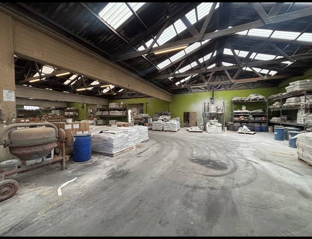 2,356M² WAREHOUSE TO LET IN EPPING INDUSTRIAL